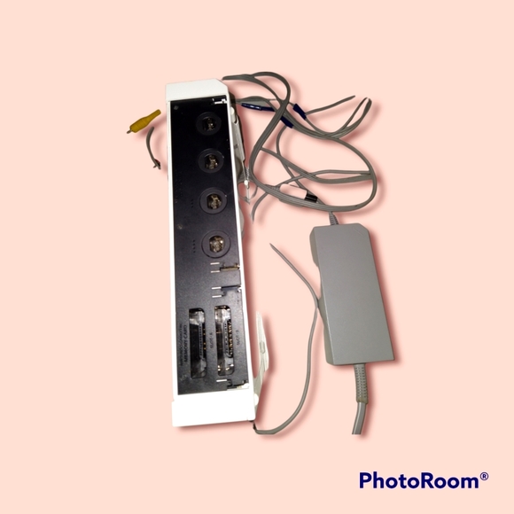 2006 Nintendo Wii Console - Picture 4 of 10